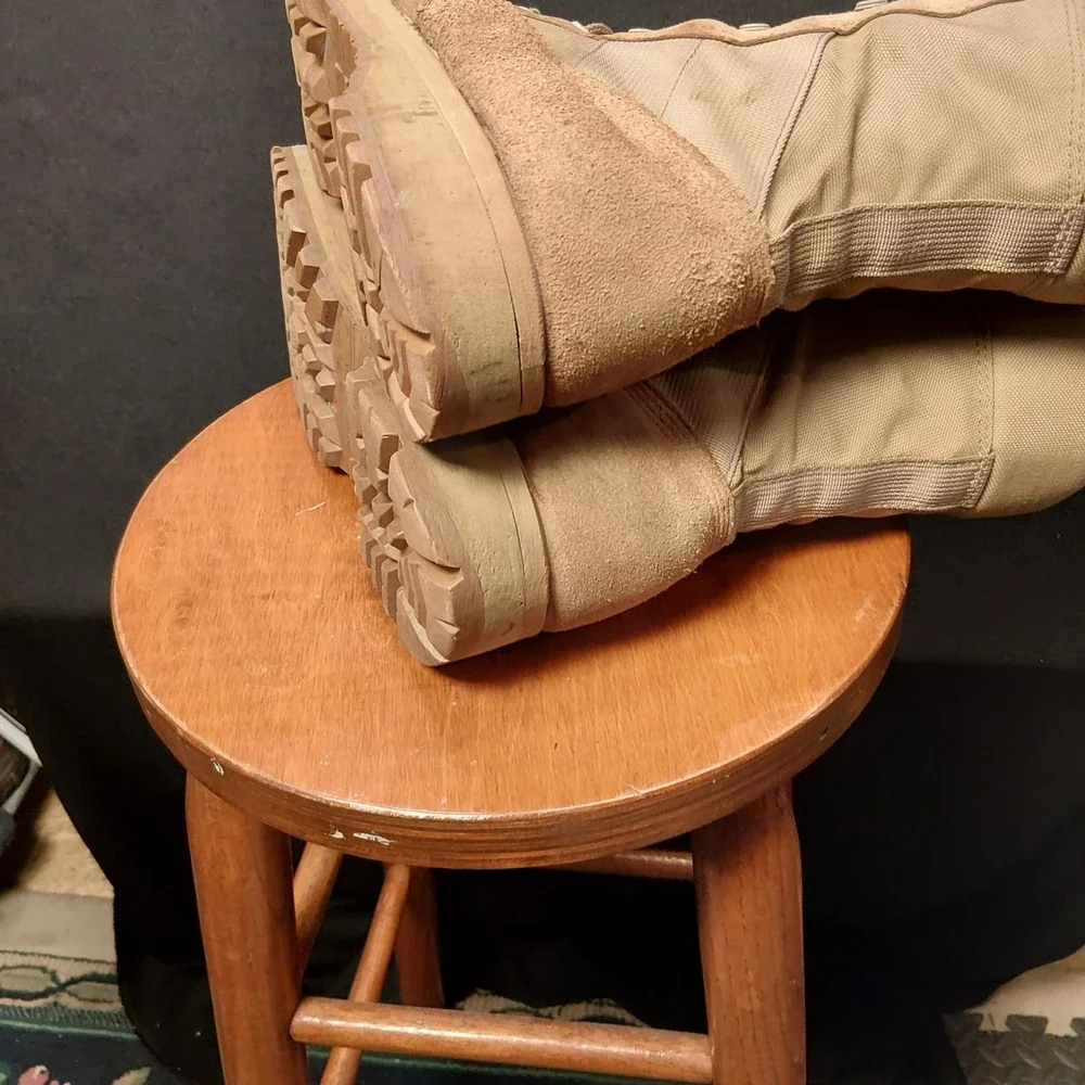 Altama Mens Desert Tan Suede Military Combat Boots Vibram Sole 5800 Size 9 R USA